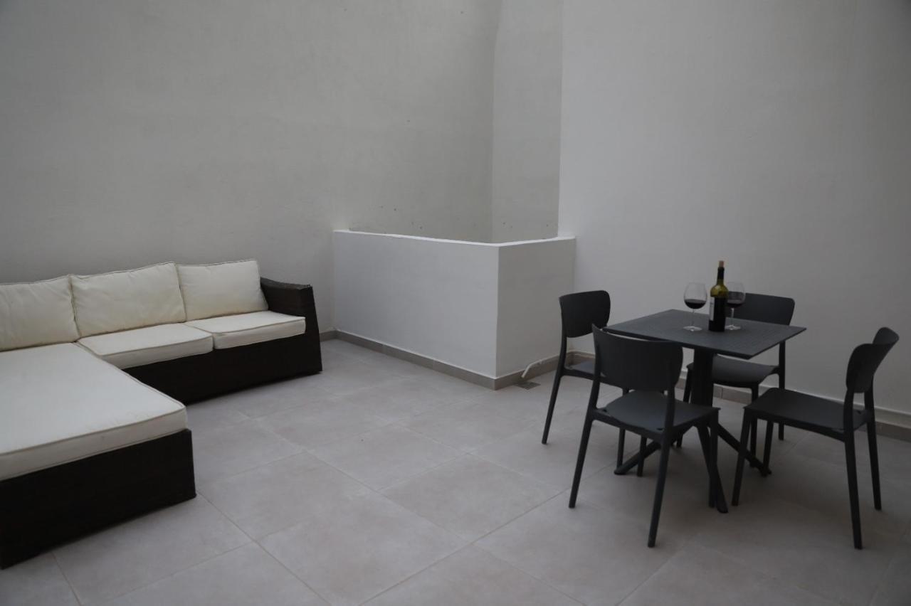Lovely Holiday Home Next To Bus Terminus San Pawl il-Baħar Eksteriør billede